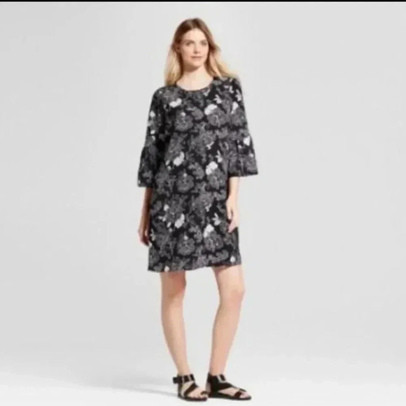 Isabel Maternity Bell Sleeve Floral Print Dress - Picture 1 of 8